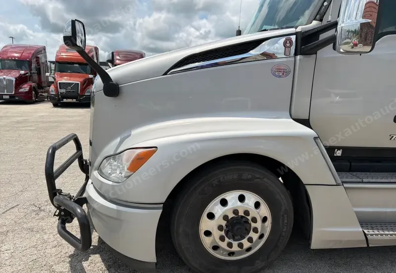 2022 Kenworth T680 photo 9