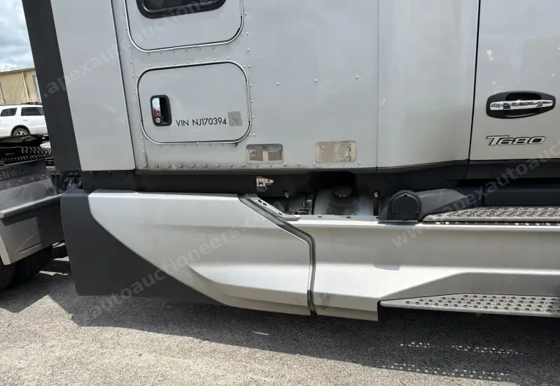 2022 Kenworth T680 photo 18
