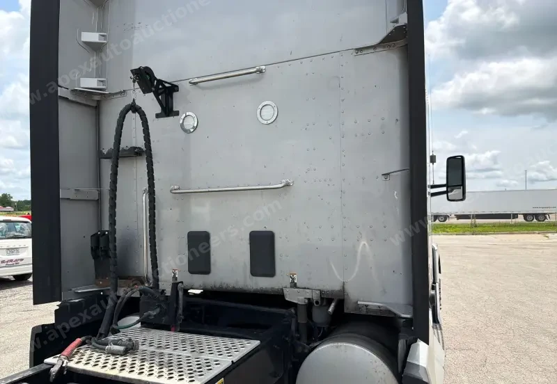 2022 Kenworth T680 photo 24