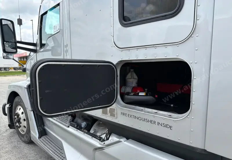 2022 Kenworth T680 photo 44