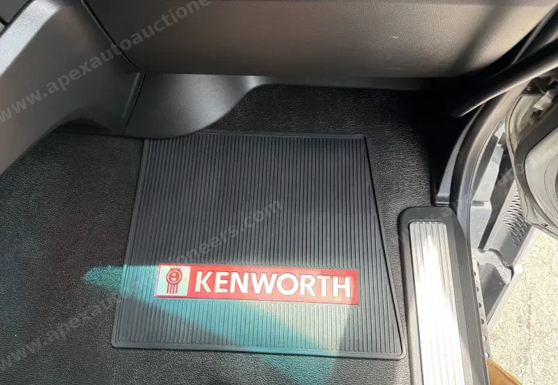 2022 Kenworth T680 photo 75
