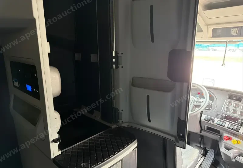 2022 Kenworth T680 photo 90