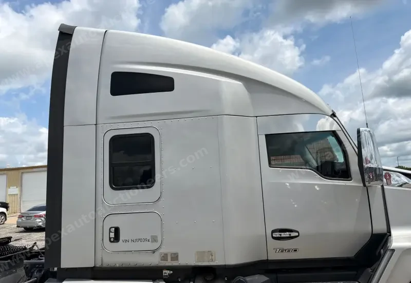 2022 Kenworth T680 photo 19