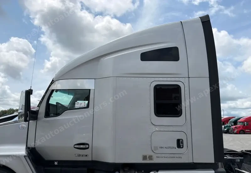 2022 Kenworth T680 photo 43