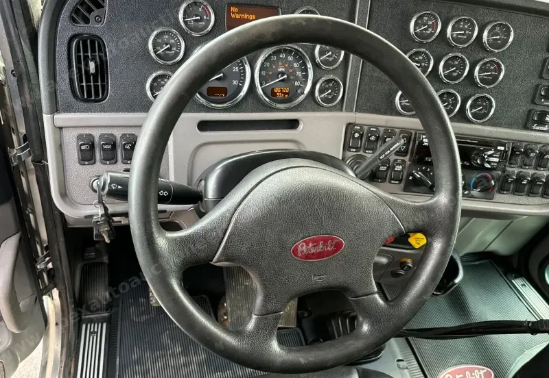 2021 Peterbilt 389 photo 34