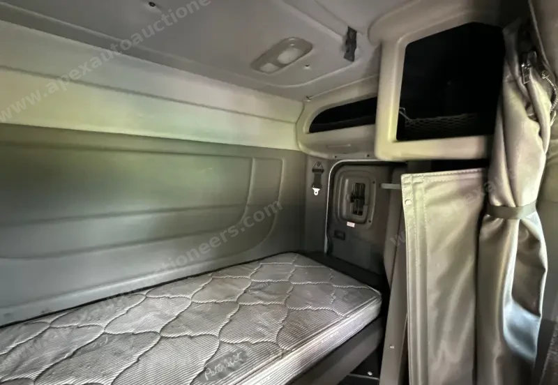 2021 Peterbilt 389 photo 48