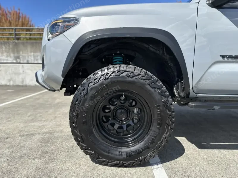 2021 Toyota Tacoma Double Cab TRD Off-Road photo 21