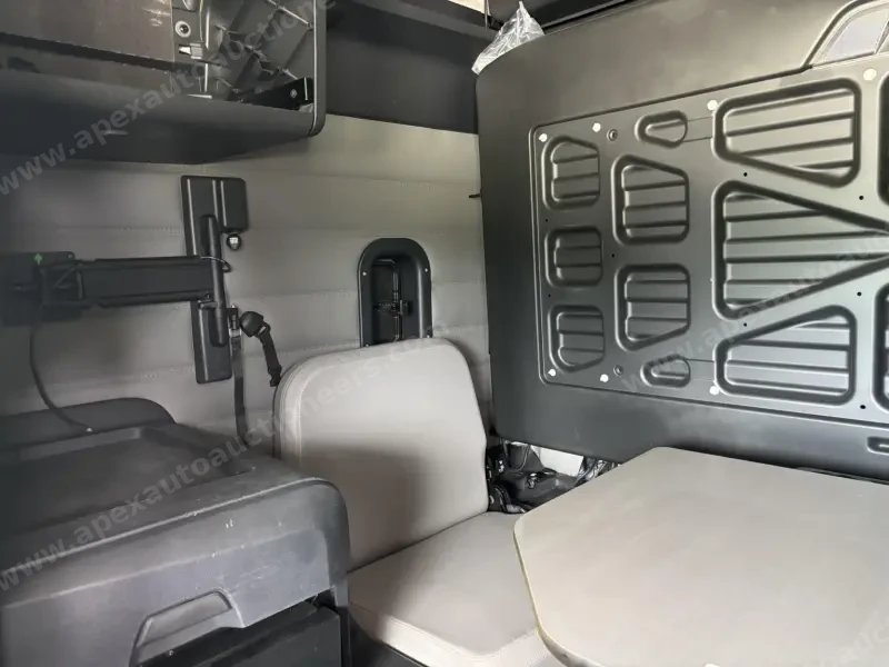 2021  Freightliner  CASCADIA 126 photo 10