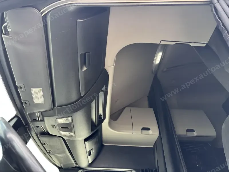 2021  Freightliner  CASCADIA 126 photo 15