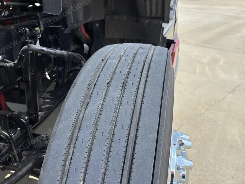 2022 Kenworth T680 Sleeper photo 5