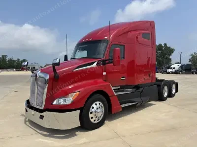 2022 Kenworth T680 Sleeper