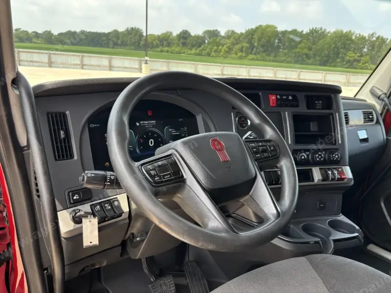 2022 Kenworth T680 Sleeper photo 12