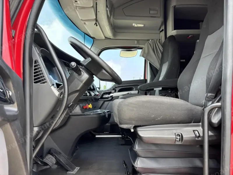 2022 Kenworth T680 Sleeper photo 15