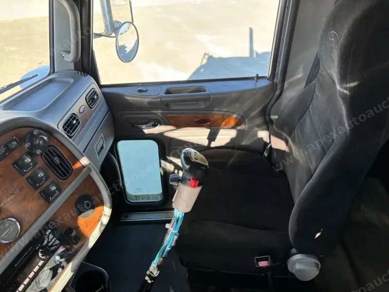 2007 Peterbilt 379EXHD photo 11