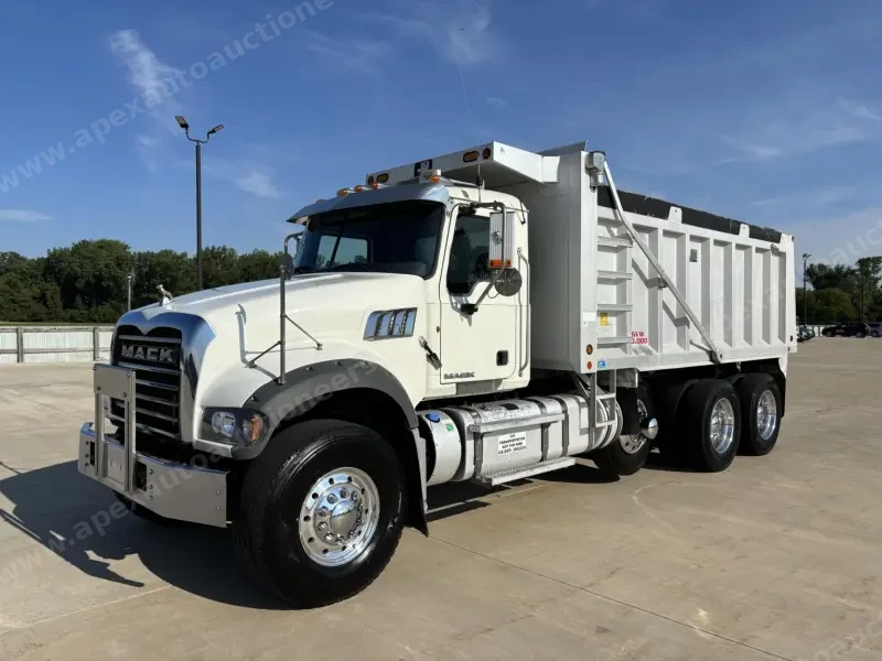 2013 Mack Granite GU713 Dump Truck photo 1