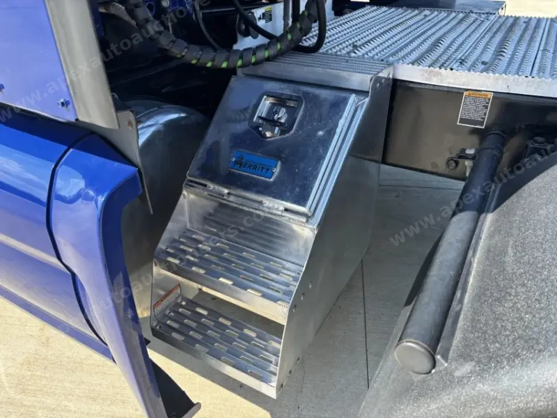 2022 Peterbilt 579 photo 8