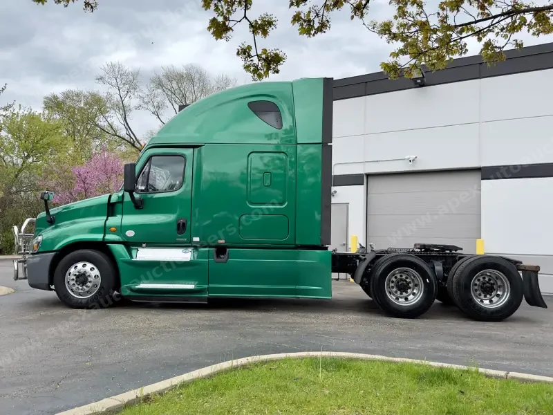 2018 Freightliner Cascadia 125 Evolution Sleeper photo 7