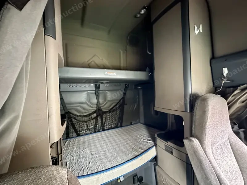 2018 Freightliner Cascadia 125 Evolution Sleeper photo 21