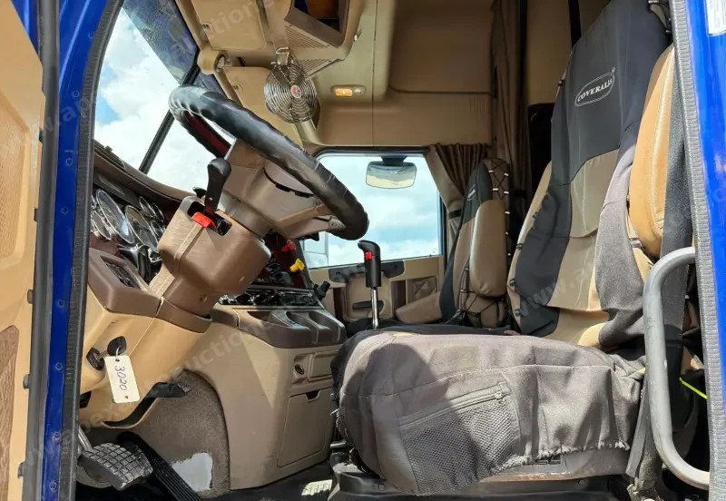 2020 Freightliner Coronado glider kit photo 35