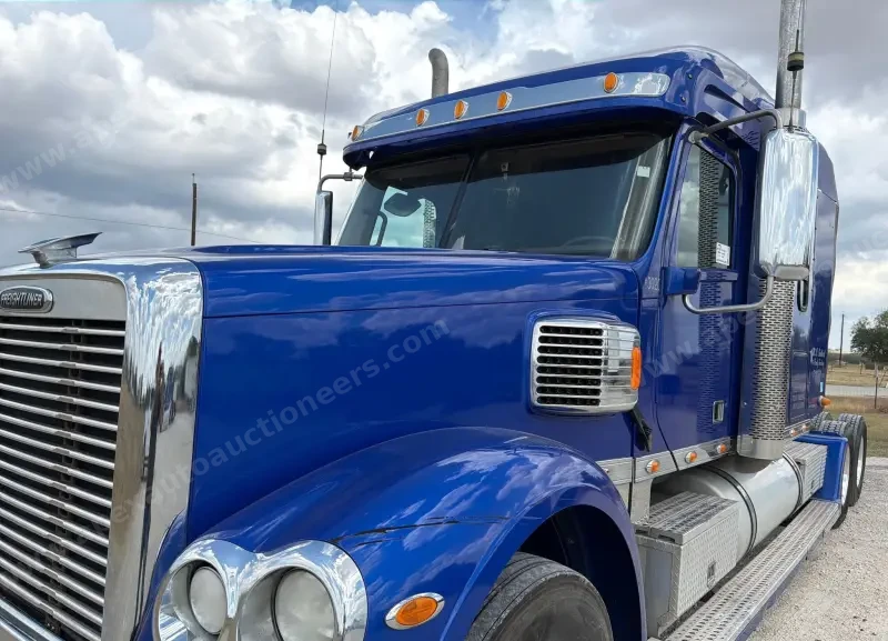2020 Freightliner Coronado glider kit photo 11