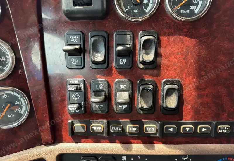2020 Freightliner Coronado glider kit photo 44