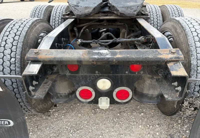 2020 Freightliner Coronado glider kit photo 25