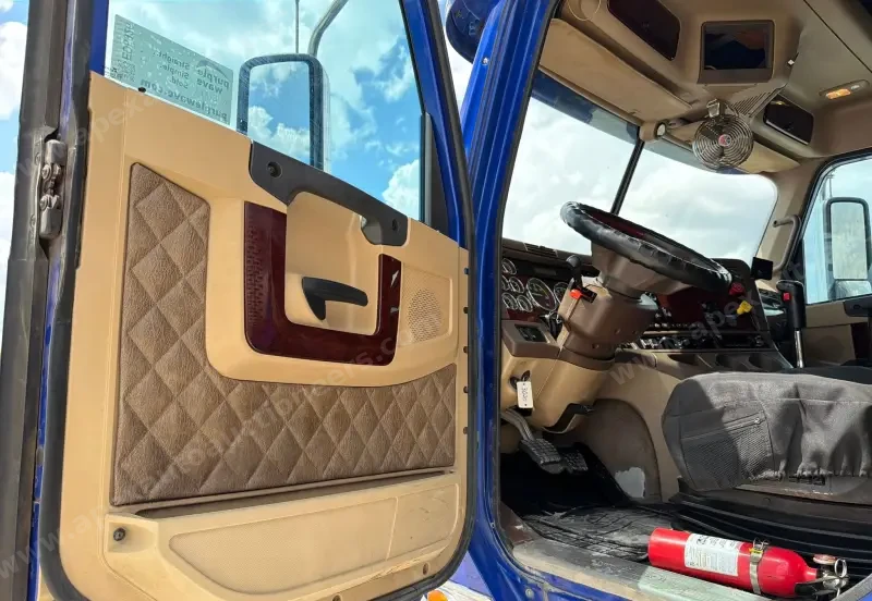 2020 Freightliner Coronado glider kit photo 34