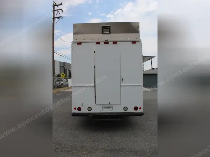 2013 Ford Catering Truck - Food Truck - E-550 Utilimaster 18 Ft Catering Step Van Food Truck For Sale photo 46