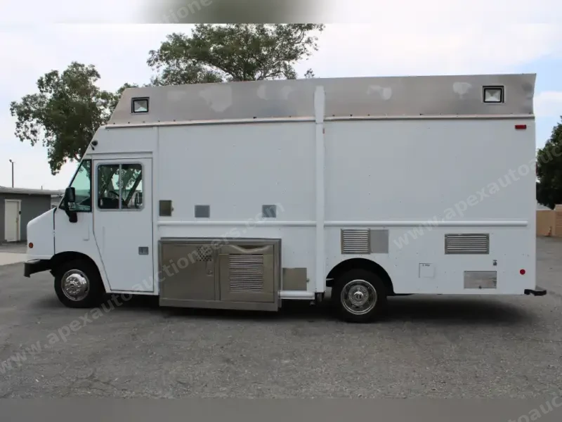 2013 Ford Catering Truck - Food Truck - E-550 Utilimaster 18 Ft Catering Step Van Food Truck For Sale photo 48