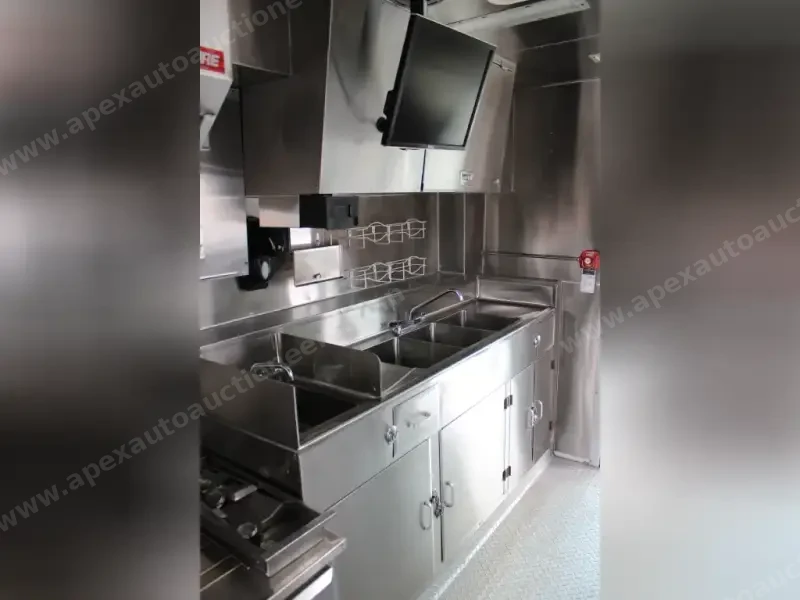 2013 Ford Catering Truck - Food Truck - E-550 Utilimaster 18 Ft Catering Step Van Food Truck For Sale photo 24