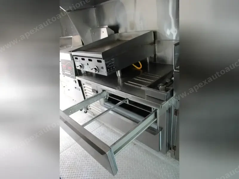 2013 Ford Catering Truck - Food Truck - E-550 Utilimaster 18 Ft Catering Step Van Food Truck For Sale photo 9