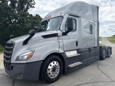 2022 Freightliner Cascadia 126 - Sleeper