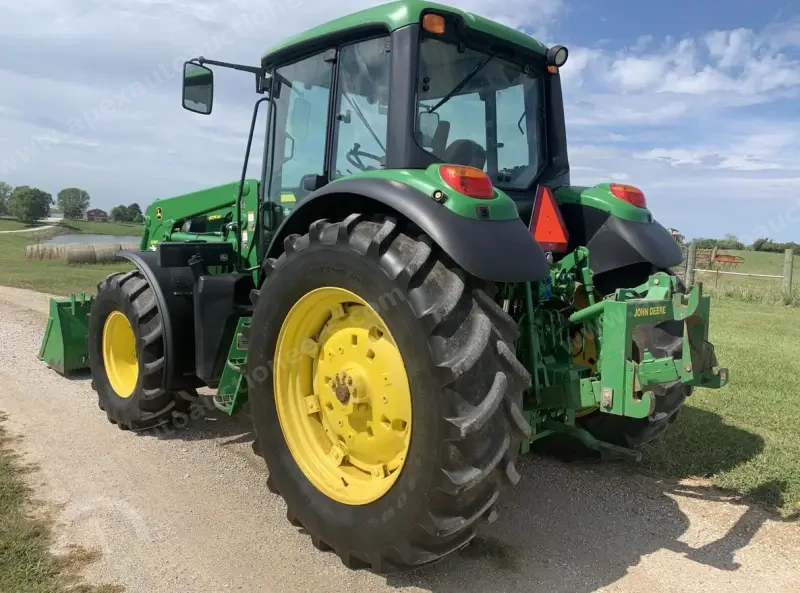 2015 JOHN DEERE 6125M photo 8