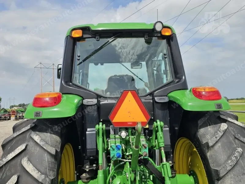 2014 John Deere 6125M photo 14