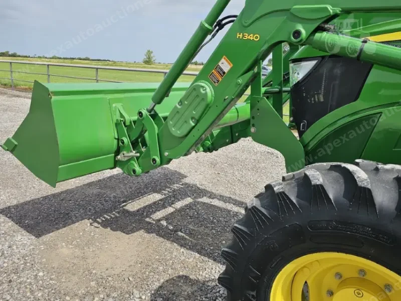 2014 John Deere 6125M photo 53