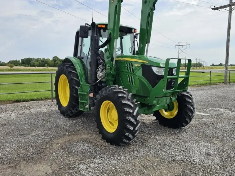2014 John Deere 6125M photo 31