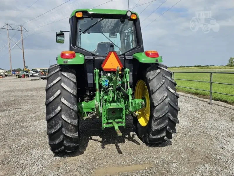 2014 John Deere 6125M photo 11