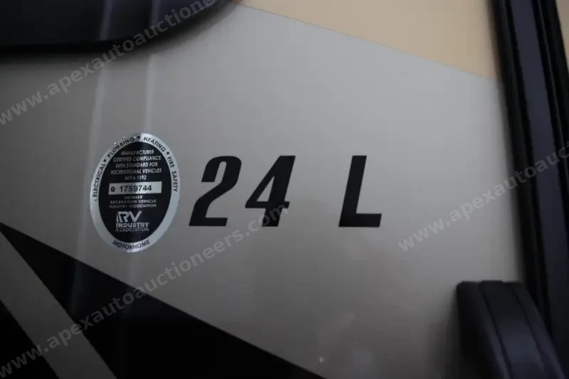 2019 Entegra Qwest 24L photo 34