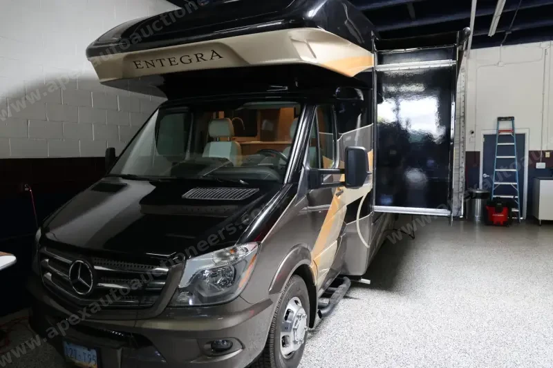 2019 Entegra Qwest 24L photo 18