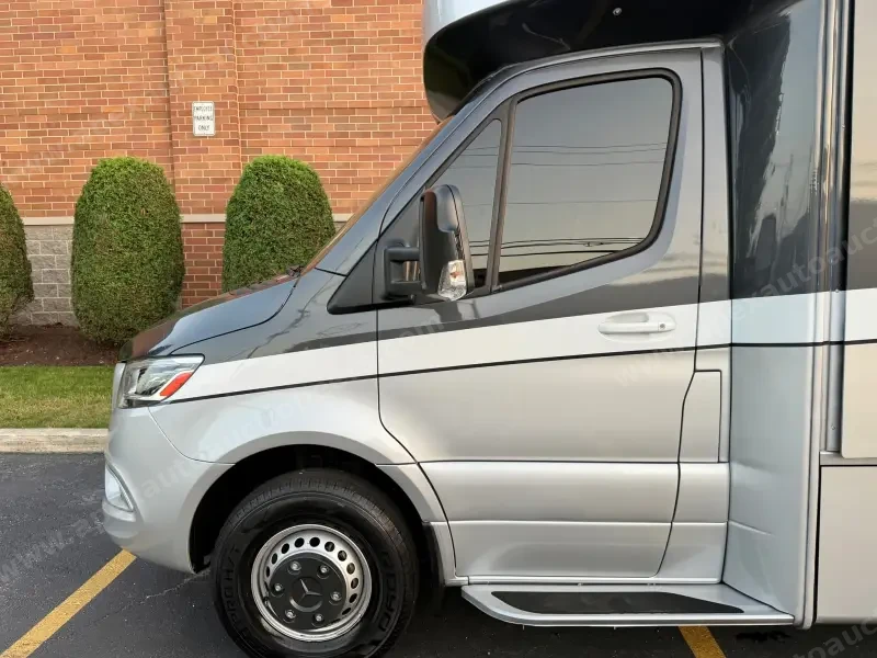 2020 Tiffin Wayfarer 25 RW photo 23