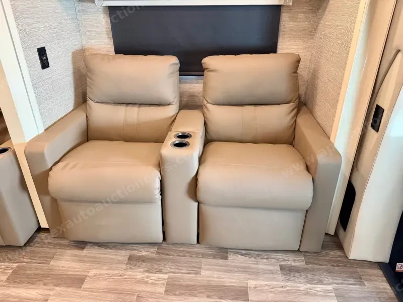 2020 Tiffin Wayfarer 25 RW photo 97
