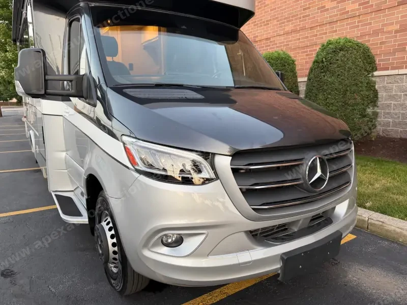2020 Tiffin Wayfarer 25 RW photo 25