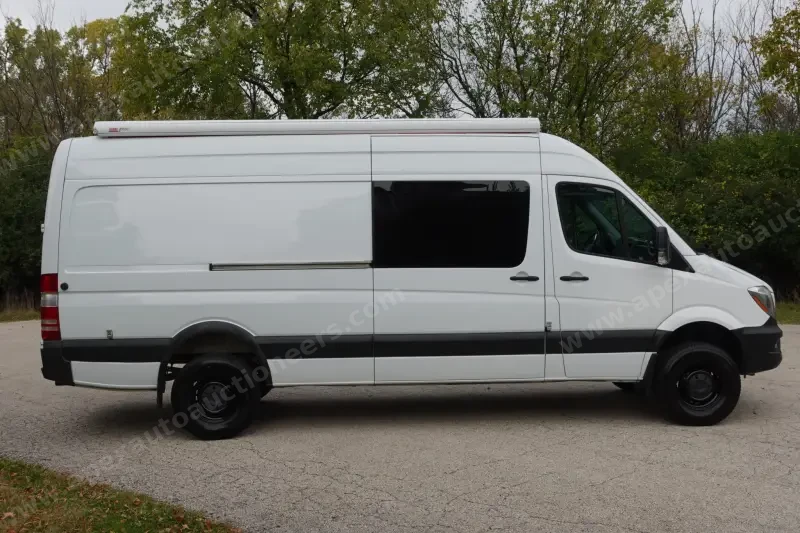 2015 Freightliner Sprinter 2500 4x4 photo 12