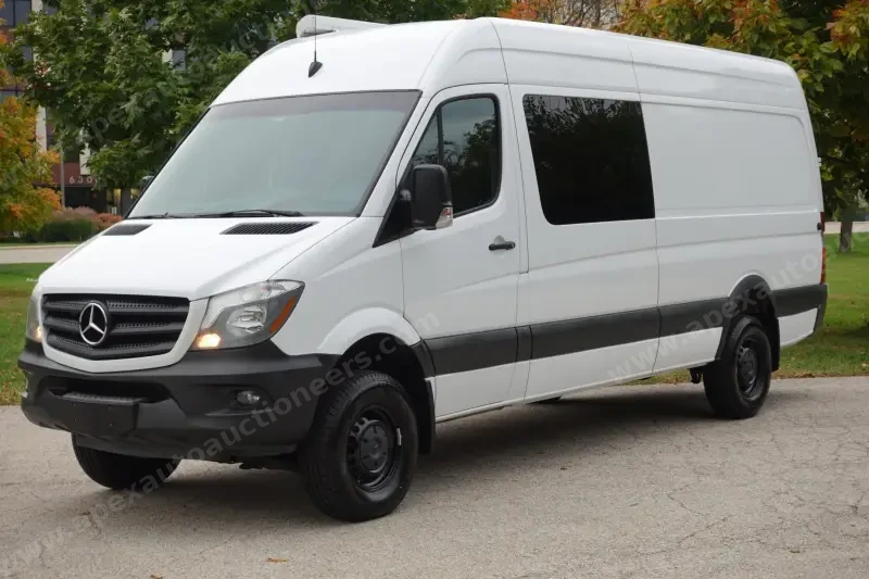 2015 Freightliner Sprinter 2500 4x4 photo 1