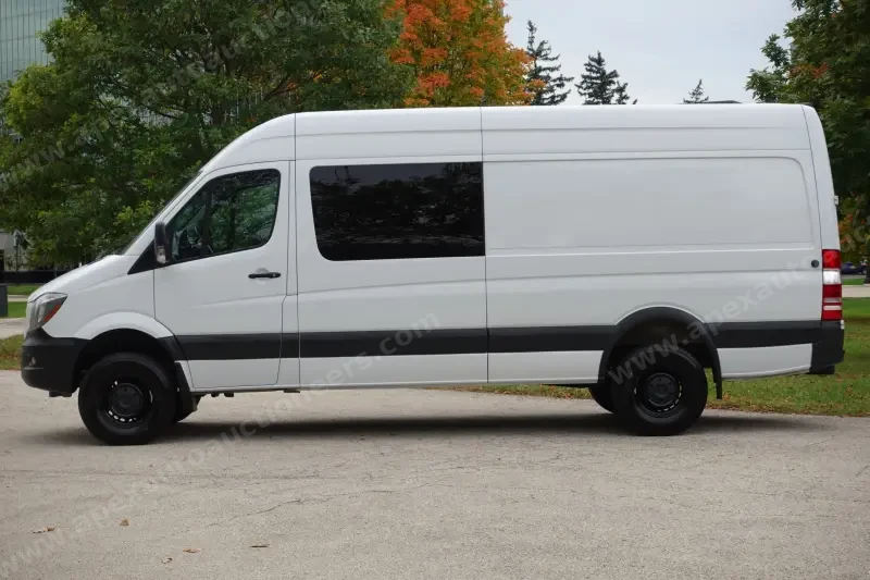 2015 Freightliner Sprinter 2500 4x4 photo 3