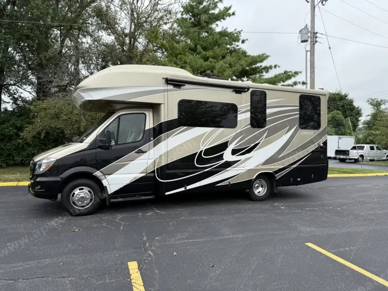 2019 Entegra Qwest 24K photo 3