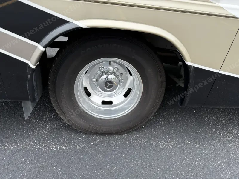 2019 Entegra Qwest 24K photo 31