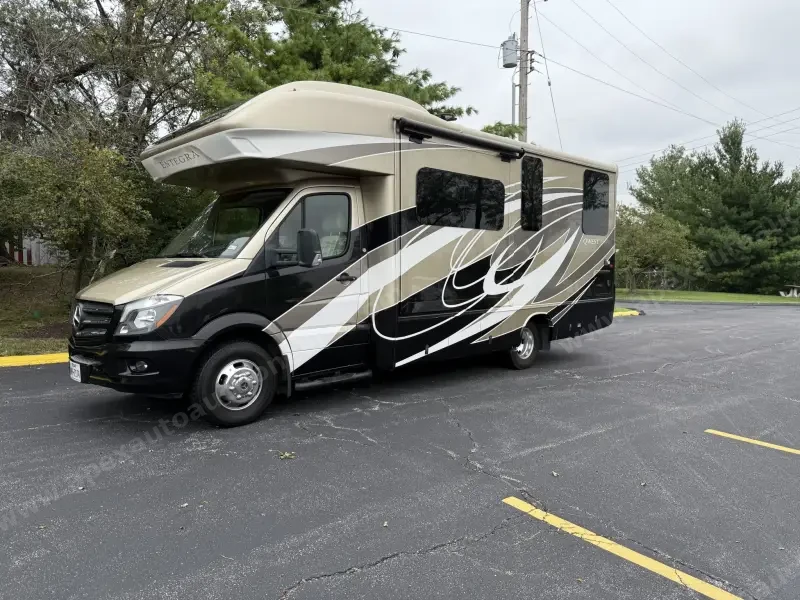 2019 Entegra Qwest 24K photo 2