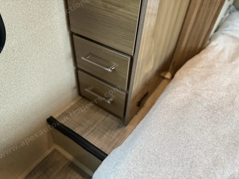 2019 Entegra Qwest 24K photo 79