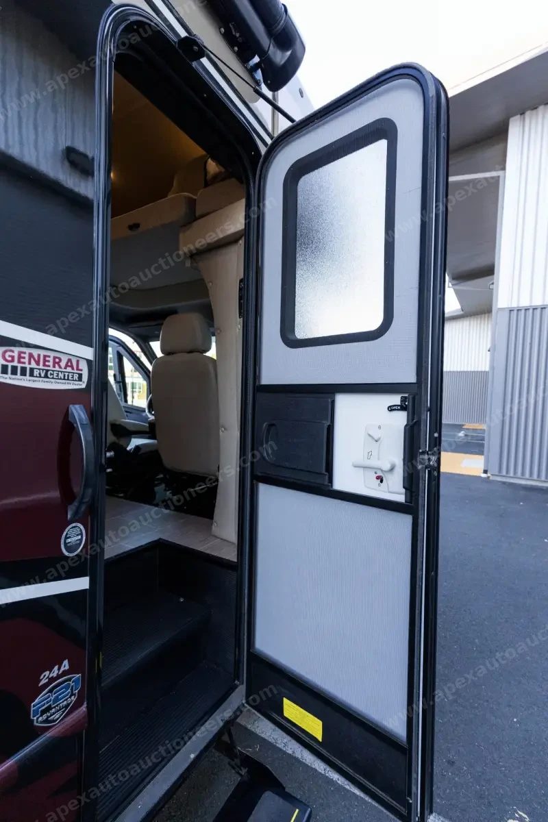 2017 Fleetwood Pulse 24A Conversion photo 64